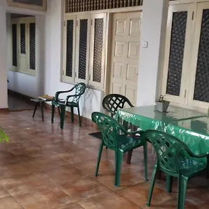  Guest house 100 Sri Lanka